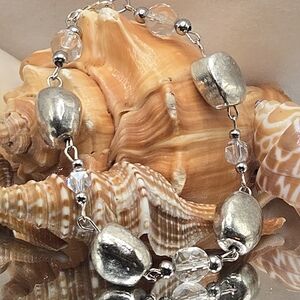 Chic Silver Bracelet with Clear Beads